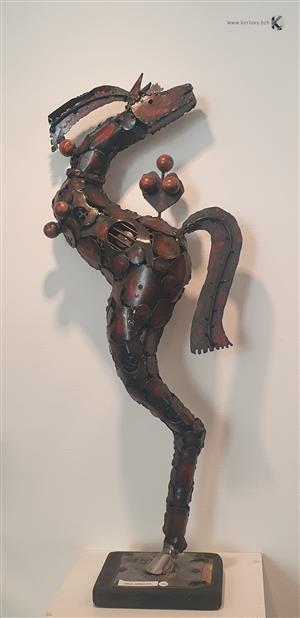 métal - sculpture - Cheval surréaliste - Stanko Kristic)