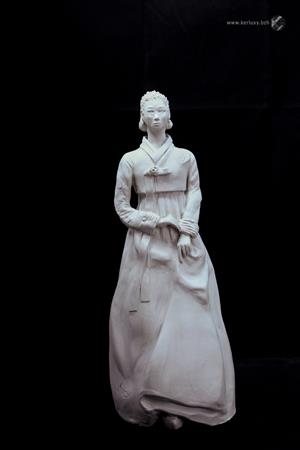 argile - sculpture - La Coréenne en Hanbok - Mylène La Sculptrice)