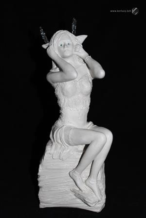 verre et vitraux - sculpture - Liria, jeune Elfe ailée - Mylène La Sculptrice)