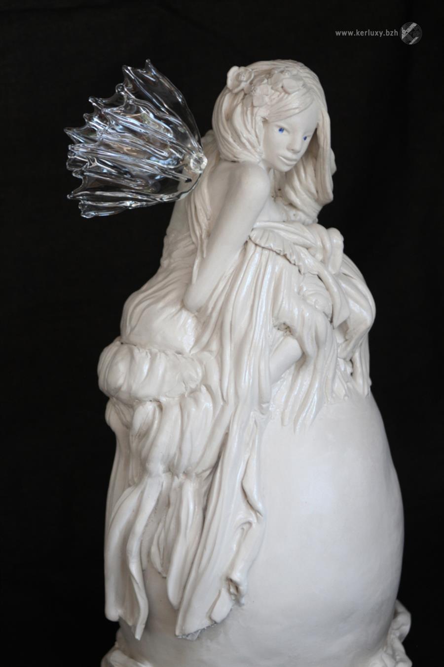 sculpture - Océanide, la Belle sur l'Oeuf du Dragon - Mylène La Sculptrice