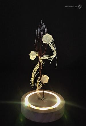 Silk, horsehair, thread - sculpture - Jellyfish dance - Heollene Créations Broderie d'art)