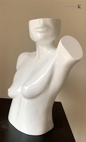 sculpture - Bust with a Pure Line - Dotty)