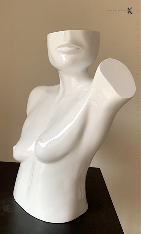 sculpture - Bust with a Pure Line - Dotty