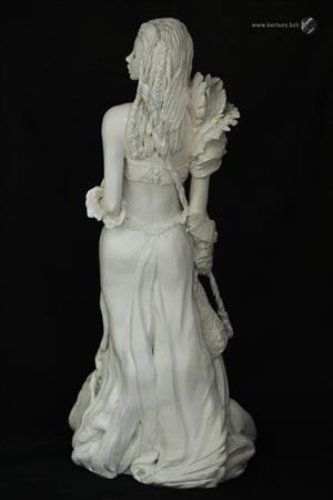 Noir et Blanc - Attyra, l'Elfe guerrière  - Mylène La Sculptrice)