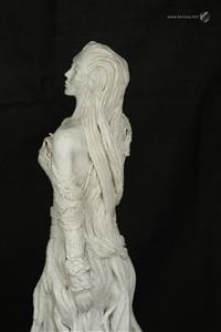 sculpture - The Medieval Woman wearing a cross - Mylène La Sculptrice