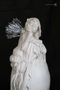 Océanide, la Belle sur l'Oeuf du Dragon - Mylène La Sculptrice